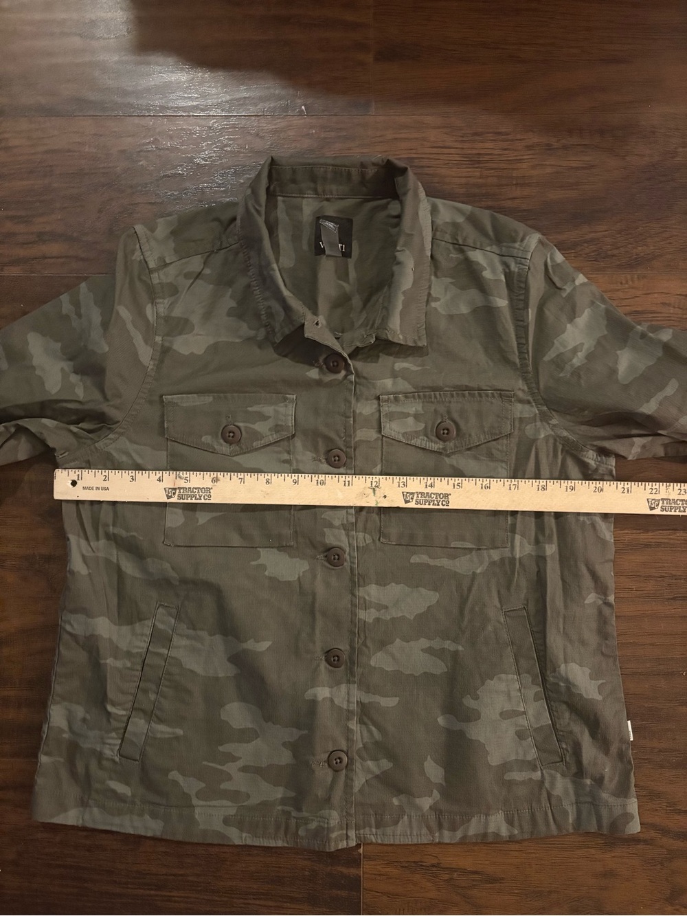 Vuori Ripstop Jacket in Oregano Camo Camouflage size Medium - Picture 6 of 7